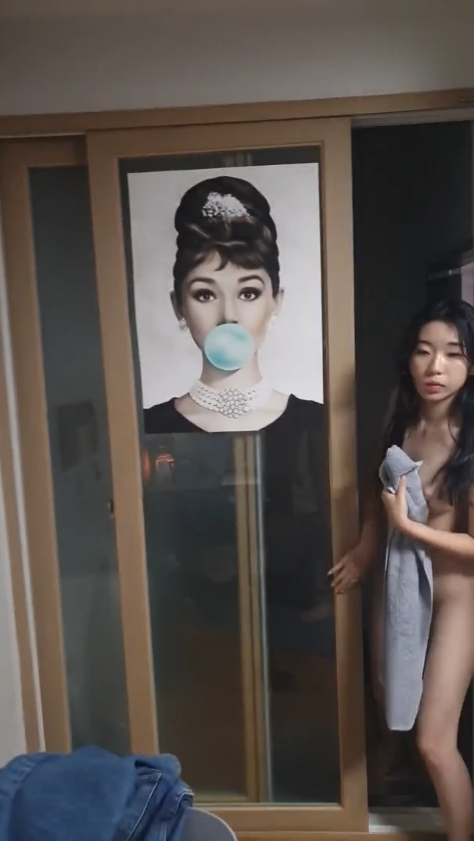 sex viet-Em mới tắm xong nằm phơi hàng cho ráo nước
